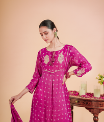 Pure Mul Chnaderi With Bhadani Work Details with Zari Handwork