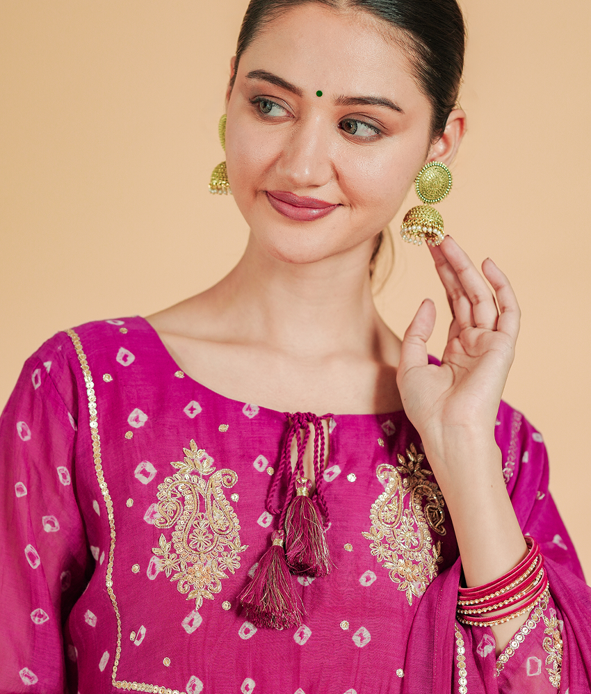 Pure Mul Chnaderi With Bhadani Work Details with Zari Handwork