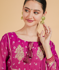 Pure Mul Chnaderi With Bhadani Work Details with Zari Handwork