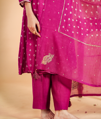 Pure Mul Chnaderi With Bhadani Work Details with Zari Handwork