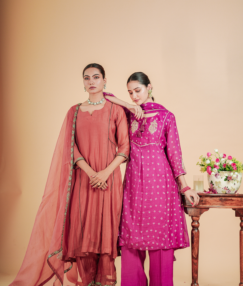 Pure Mul Chnaderi With Bhadani Work Details with Zari Handwork