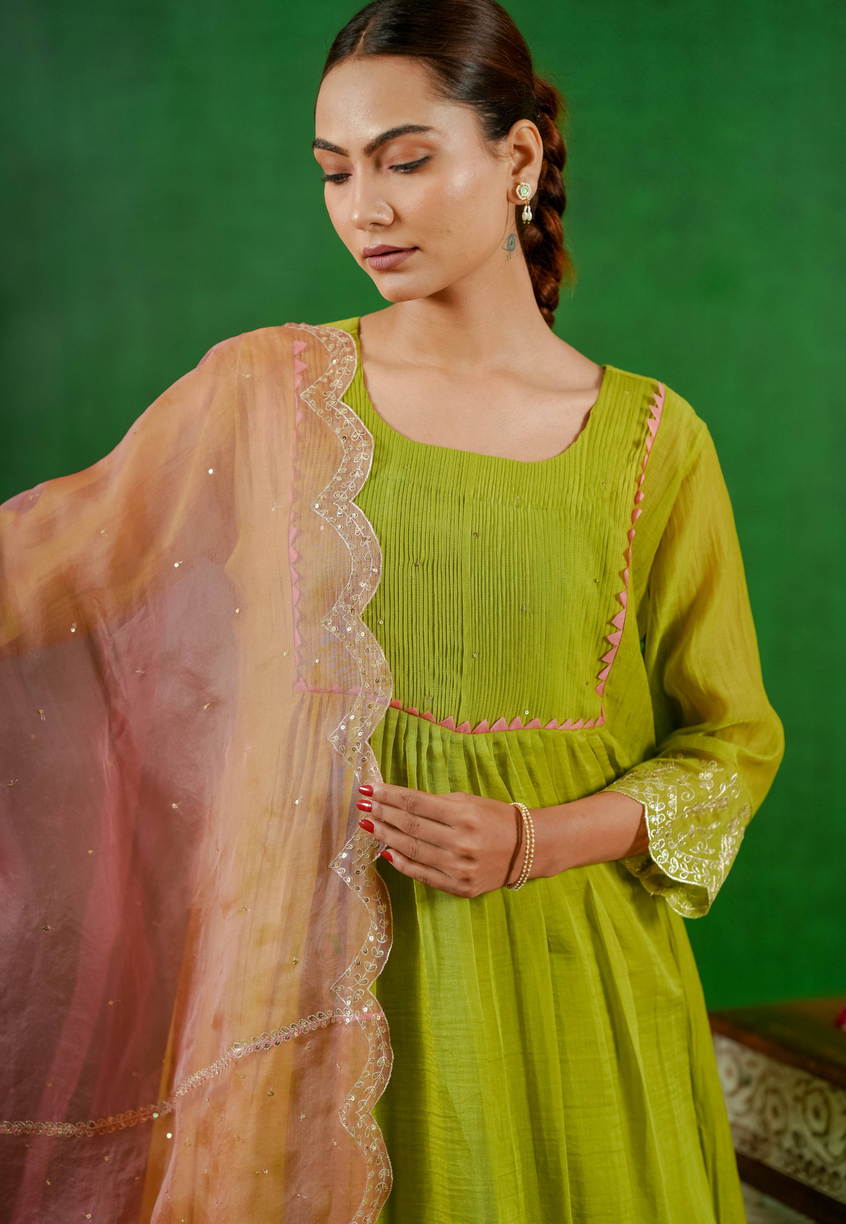 Mul Chanderi Suit with Orgnza Duptta Detail with Printest 