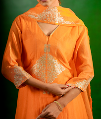 Pure Mul Chanderi  with Pure Orgnza Dupta Zari Pithon Hand Embrodiray